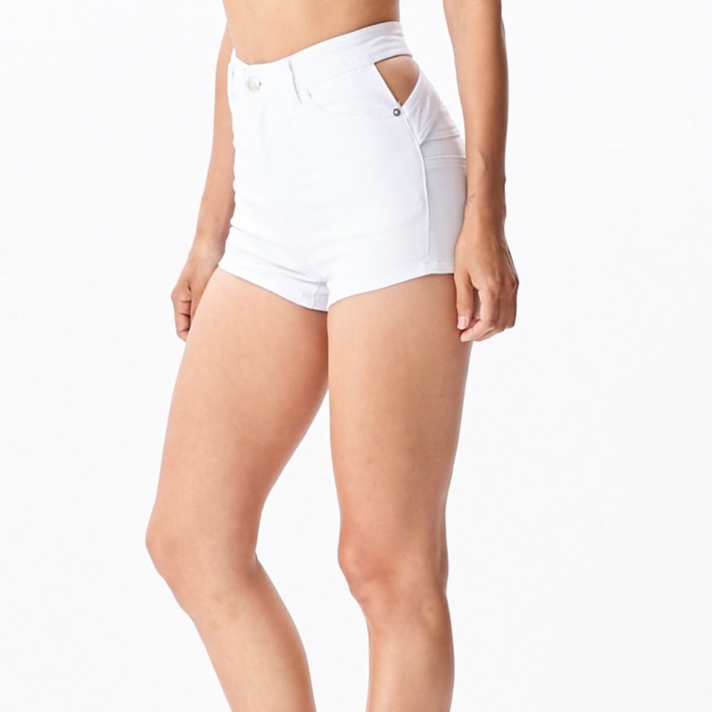 💕SALE💕Cross Back White Shorts - Picture 2 of 5